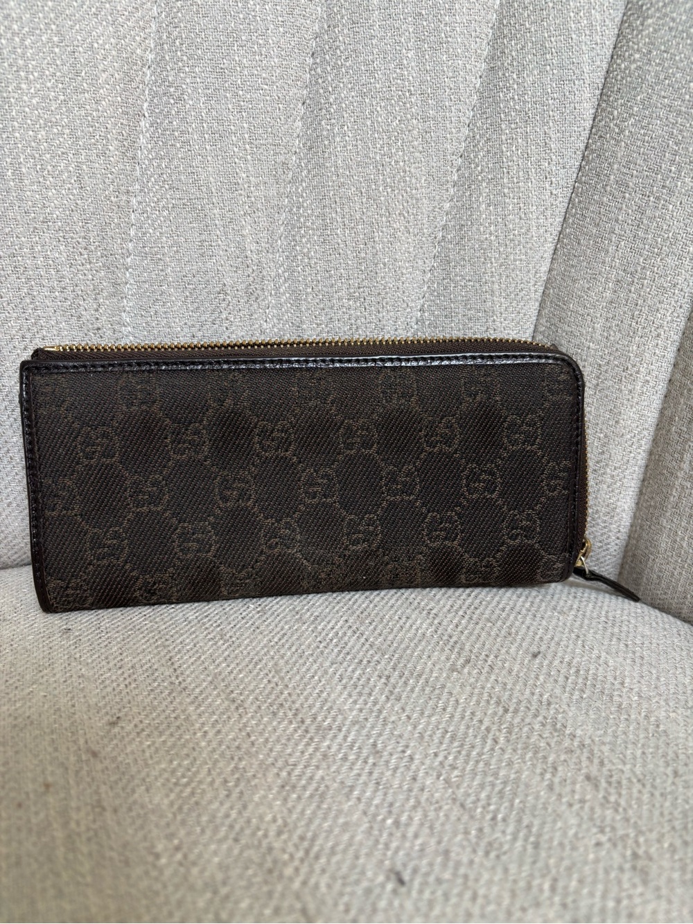 GUCCI GG Brown Monogram Canvas Leather Zippered Wallet
